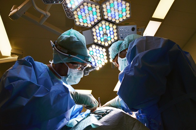 Doctor via https://pixabay.com/en/doctor-surgeon-operation-650534/